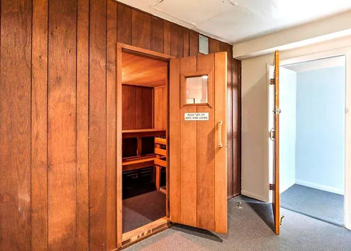 Golden Sands 606